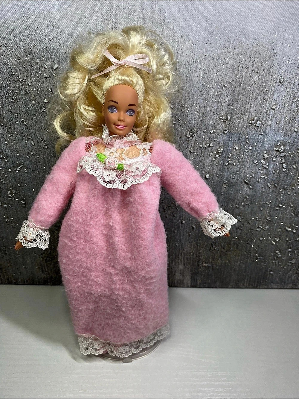 Mattel 1993 Bedtime Barbie